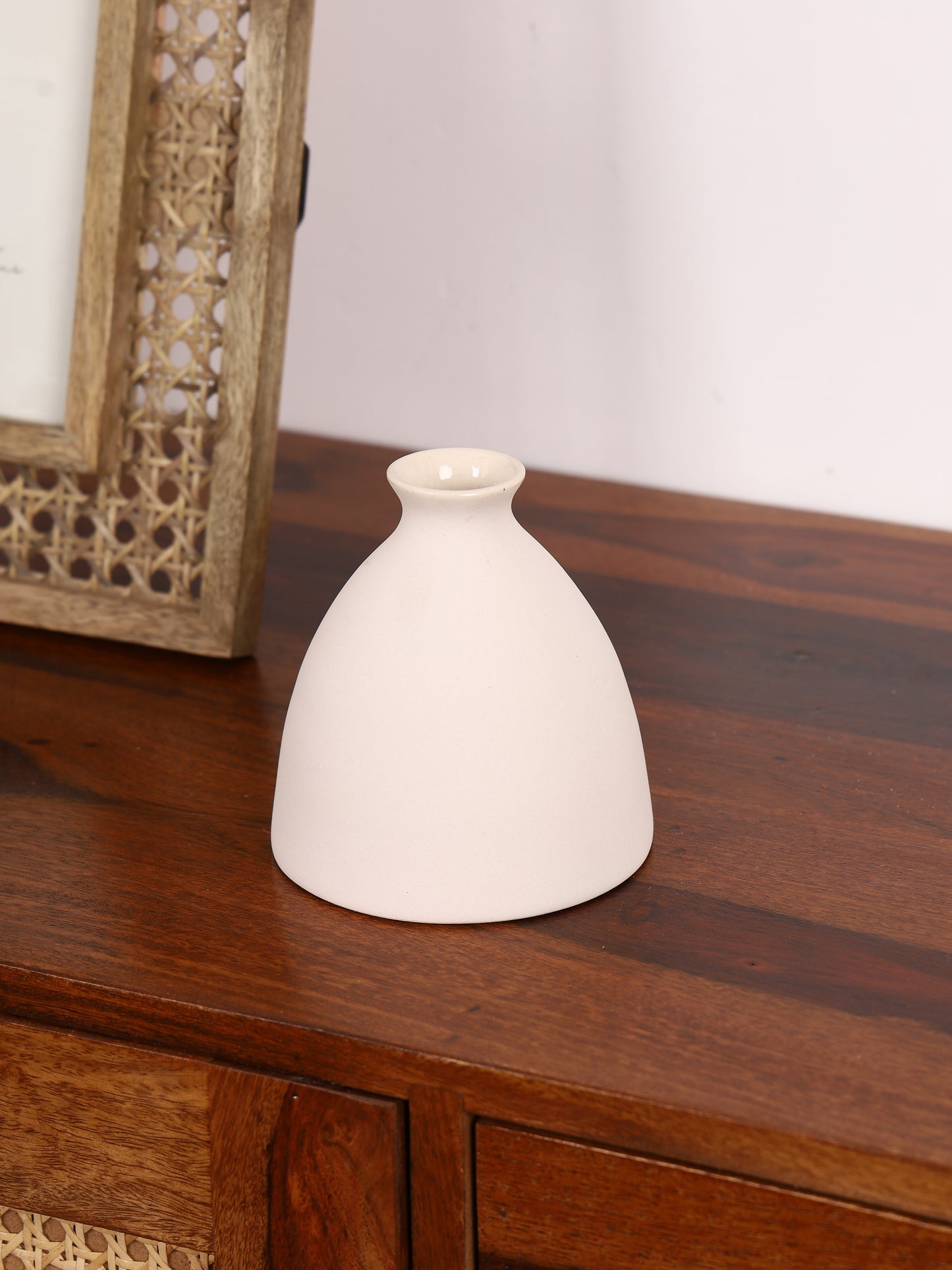 The upside down wine vase