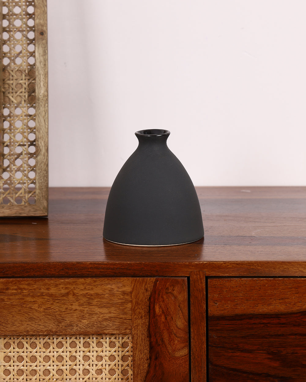 The upside down wine vase