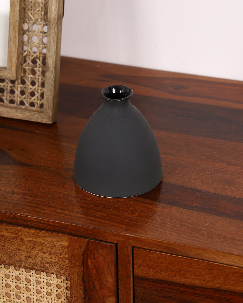 The upside down wine vase