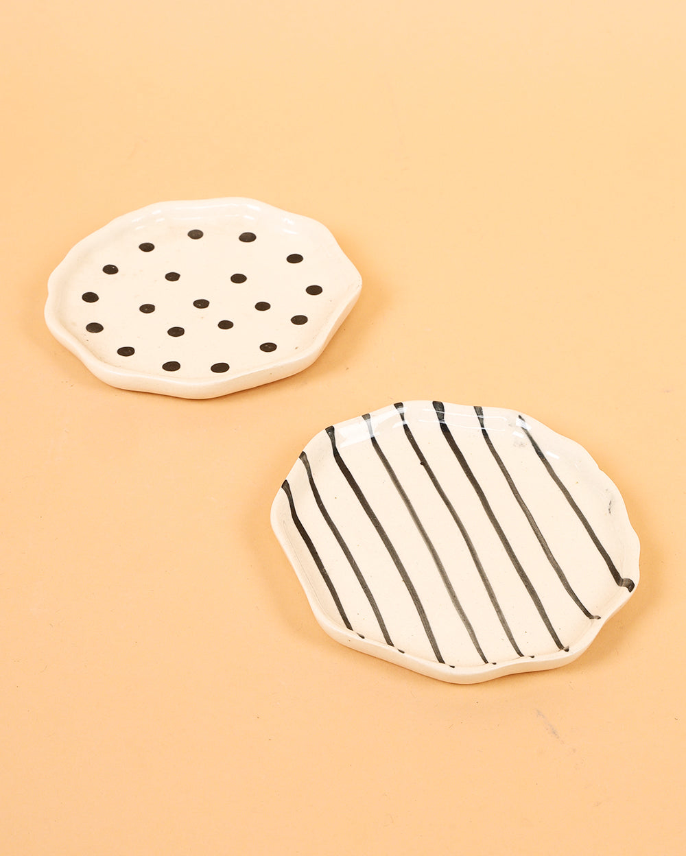 Munchy Ceramic snack plates 5 inch ( Microwave Safe )