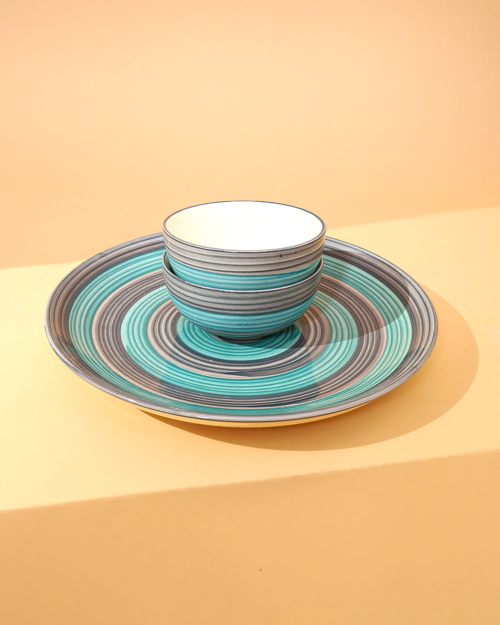 Simple dinner set