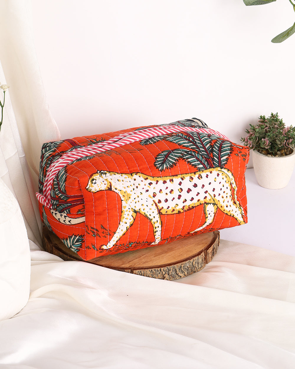 Orange cucktoo travel pouch (set of 3)