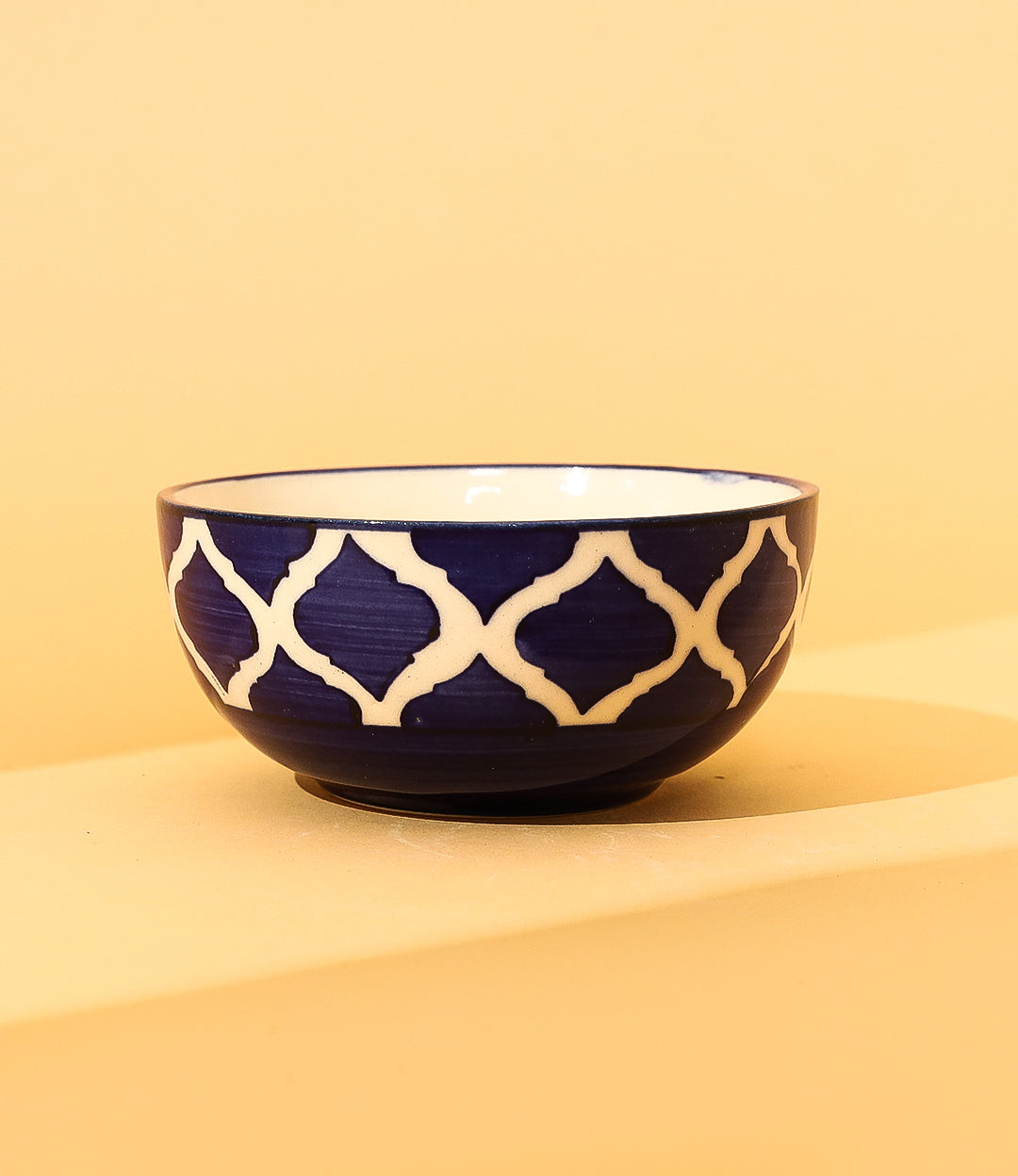 Geometrical round bowls