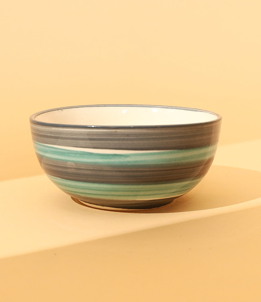 Simple round bowls (set of 2)