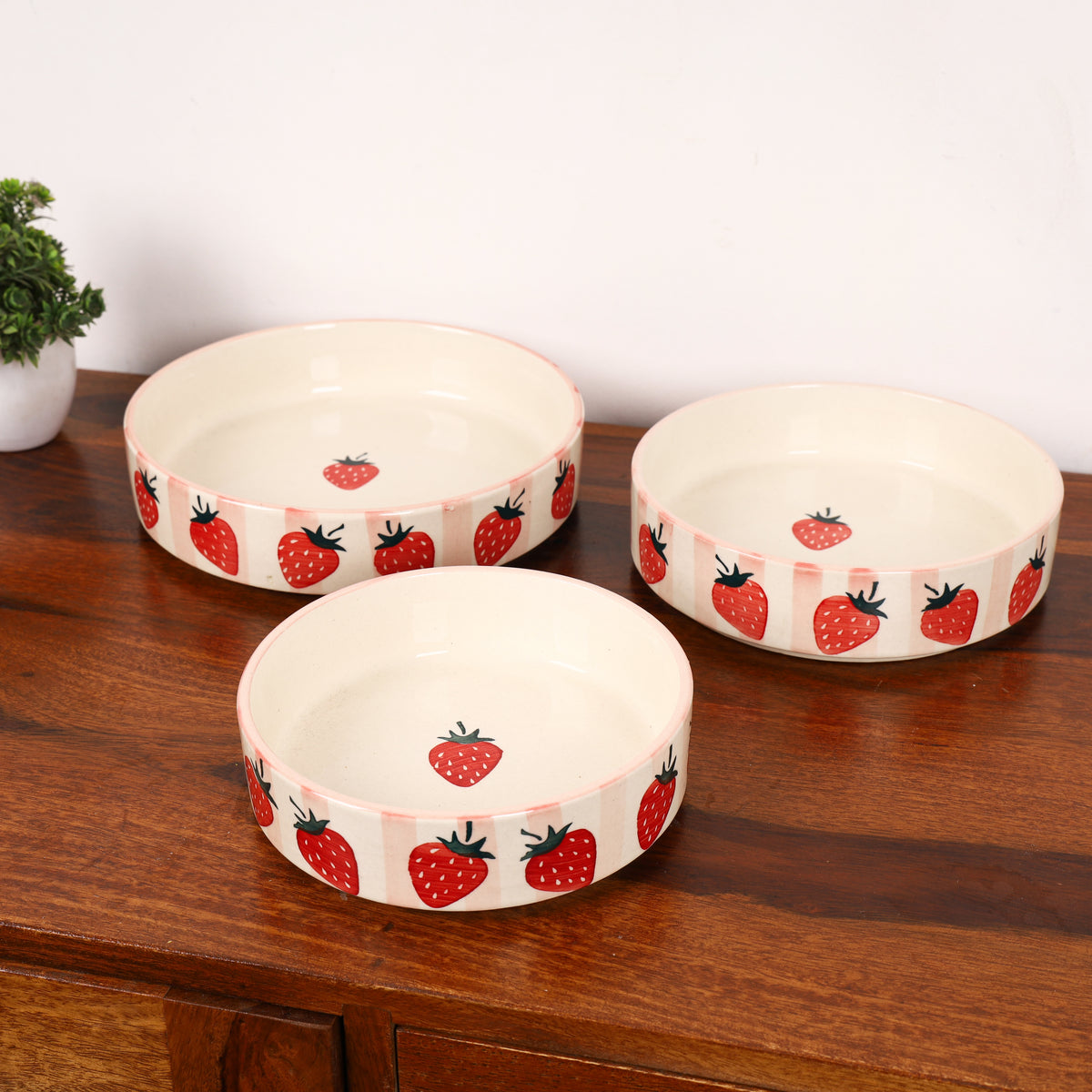 Strawberry ceramic flat bowls