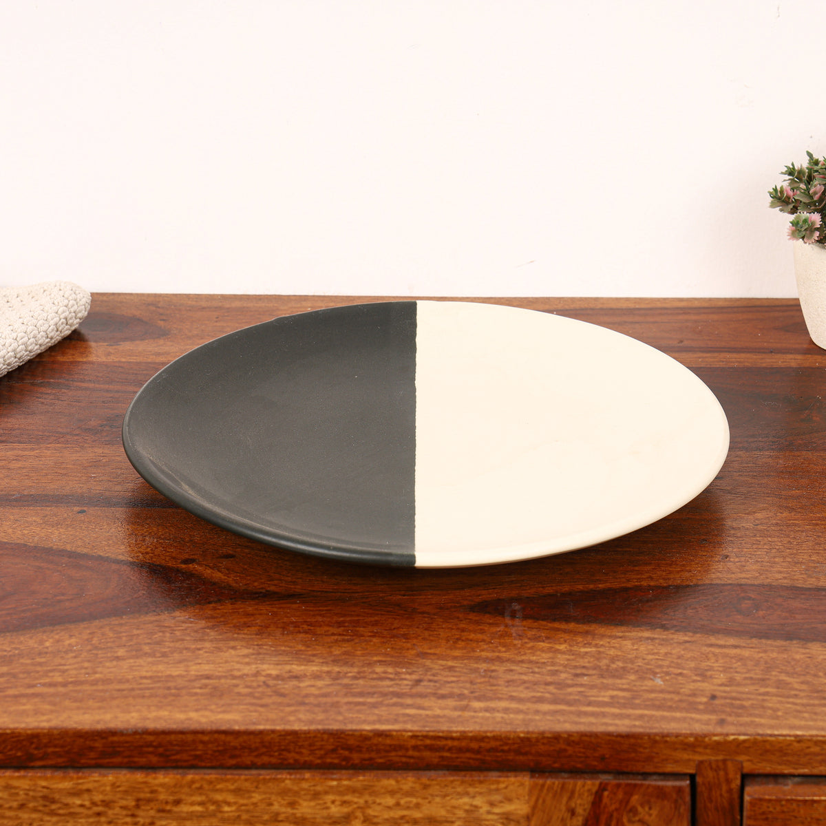 Yin yang dinner plate