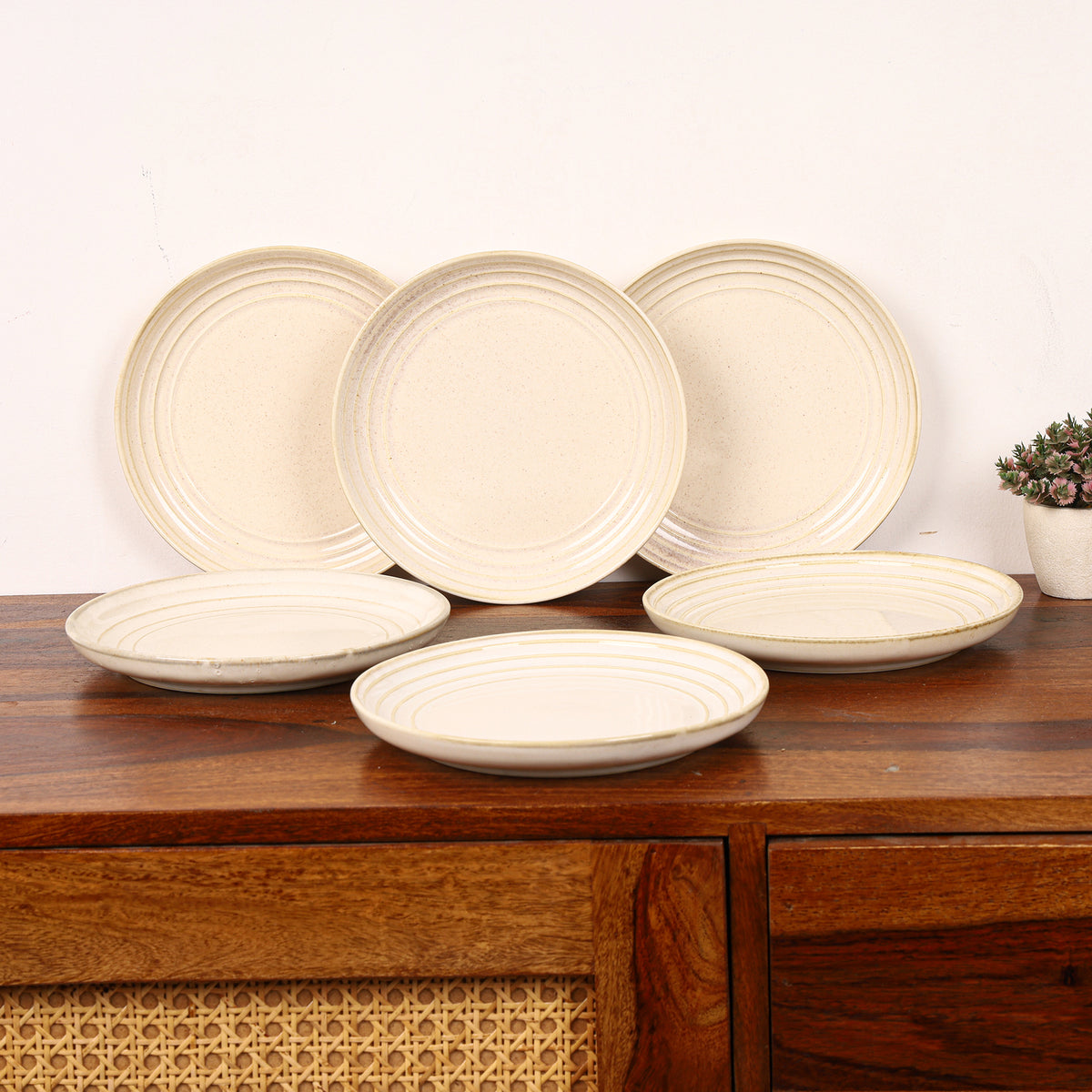 Ring grainy cream ceramic quater plates (set of 6)