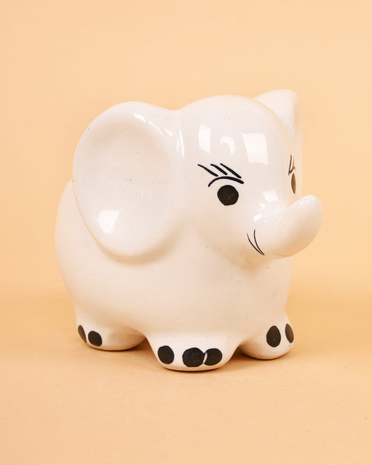 Luna elephant planter