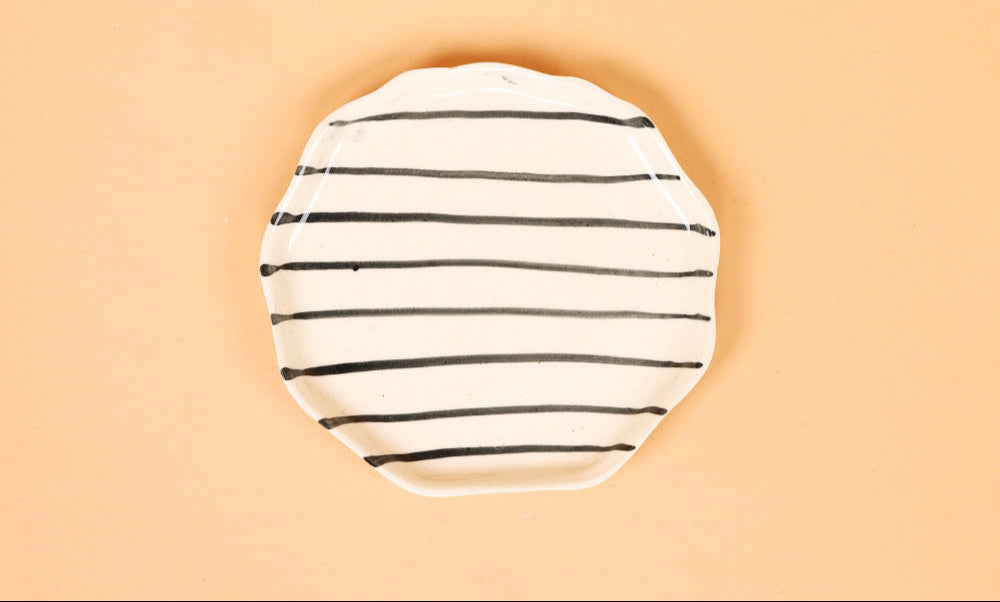 Munchy Ceramic snack plates 5 inch  ( Microwave Safe )
