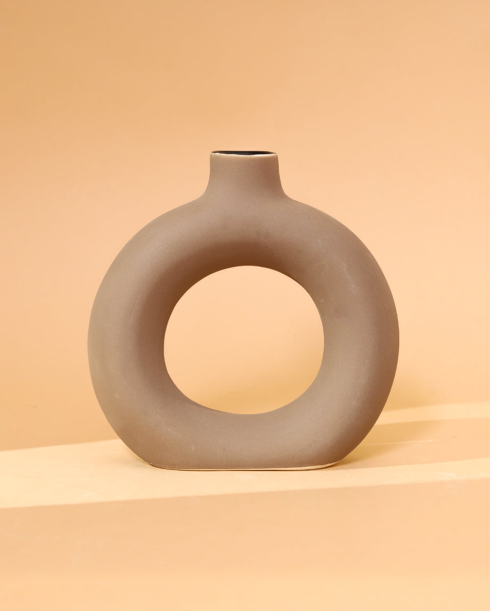 Coco donut vase 8 inch