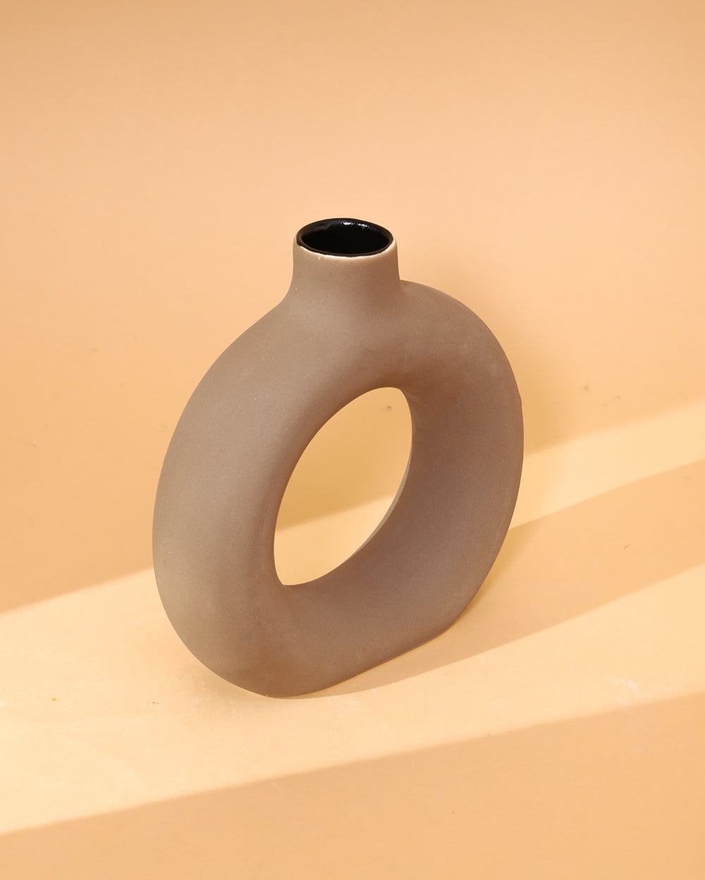 Coco donut vase 8 inch