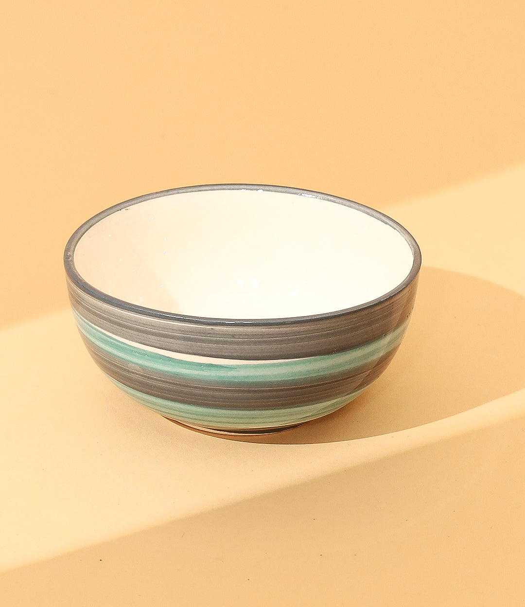 Simple round bowls (set of 2)