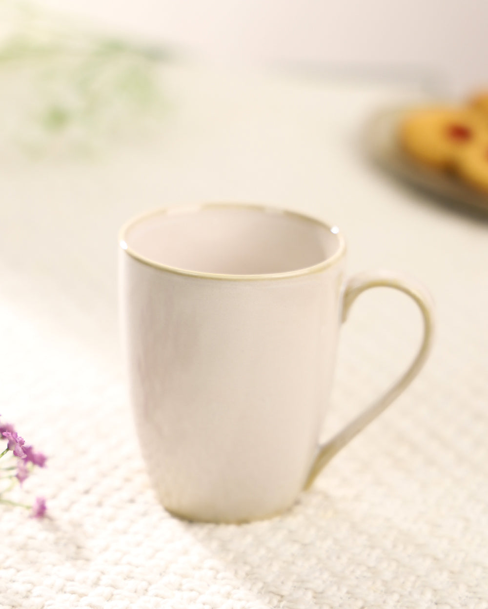 The snowy lily cup