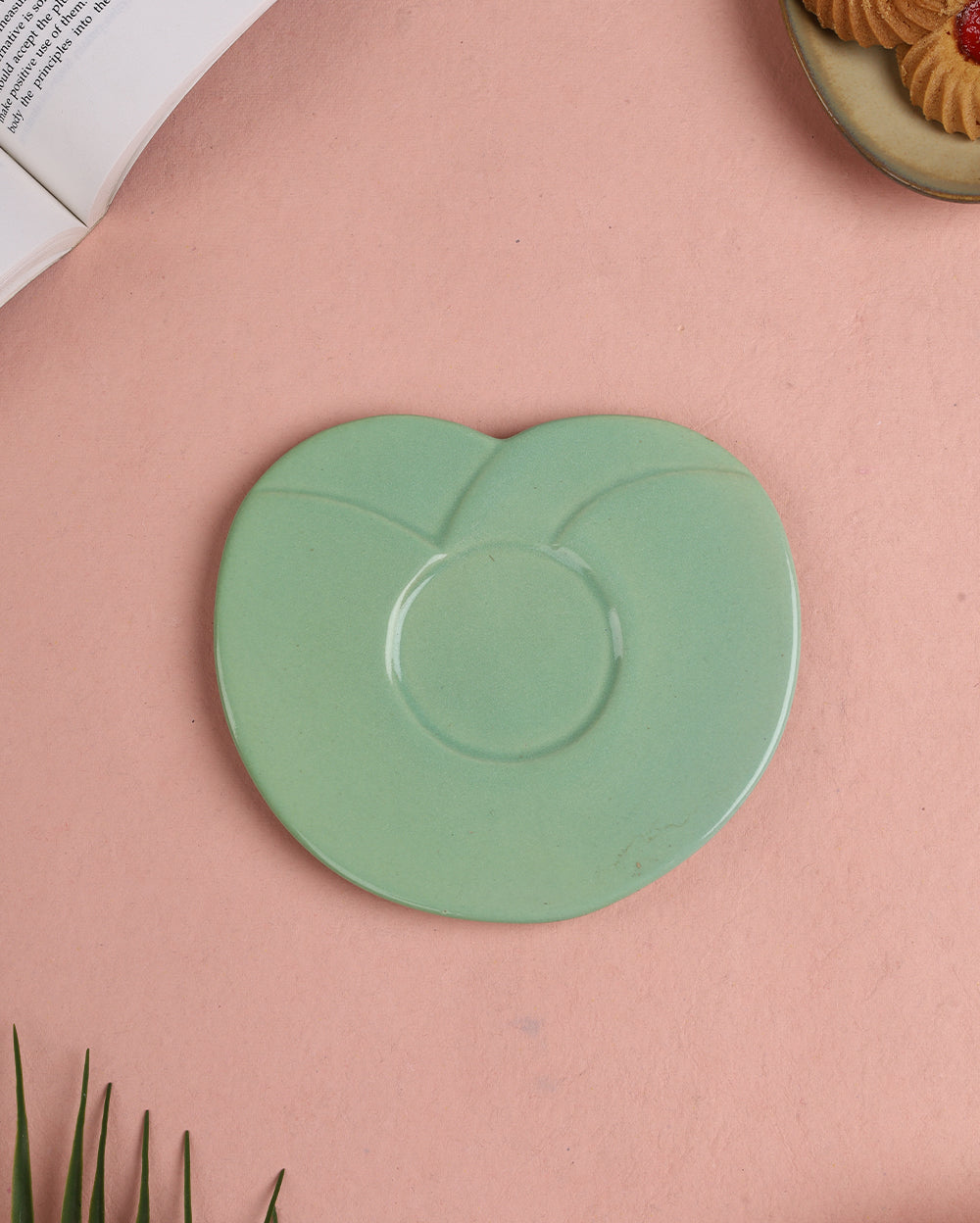 The Sunny tulip cup with leaf saucer